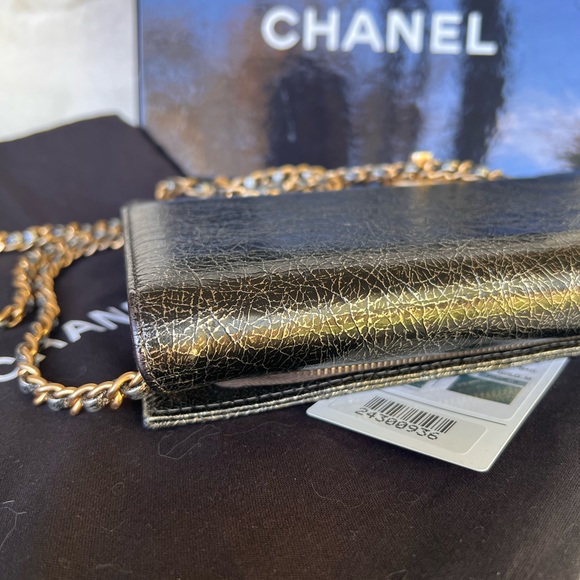 🔥RARE CHANEL METALIC CRACKLED CHAIN CLUTCH,CROSSBODY BAG - Picture 7 of 15
